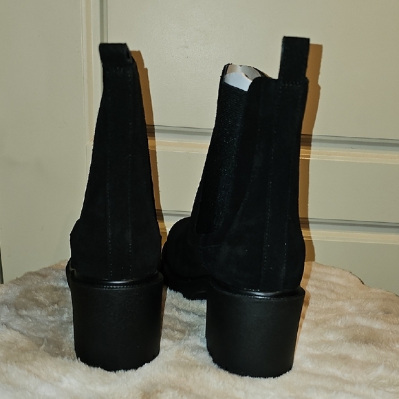 LISA VICKY-Women's Black Suede Ankle Boots Size 10. NIB! - Picture 6 of 12